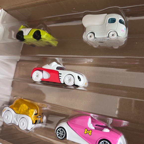 Hot Wheels x Sanrio Character Car 5-Pack - Picture 4 of 8